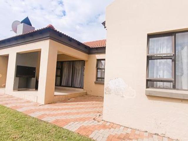 3 Bedroom House in Thatchfield