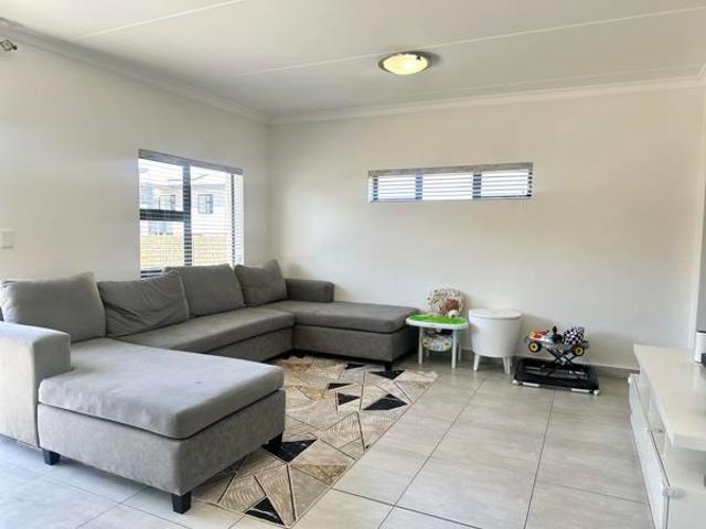 3 Bedroom House in Thatchfield