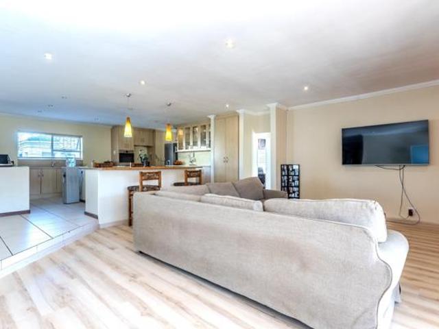 3 Bedroom House in The Crest