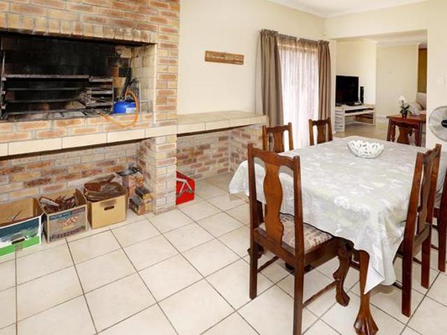 3 Bedroom House in The Crest