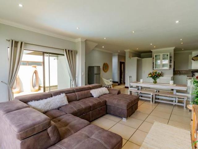 3 Bedroom House in The Island Estates