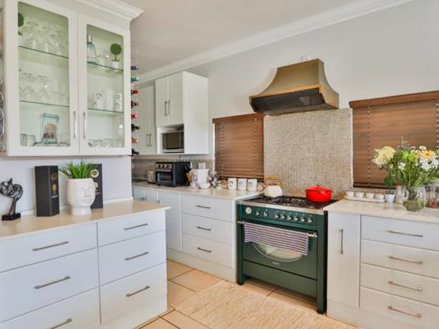 3 Bedroom House in The Island Estates