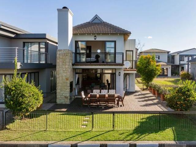 3 Bedroom House in The Island Estates