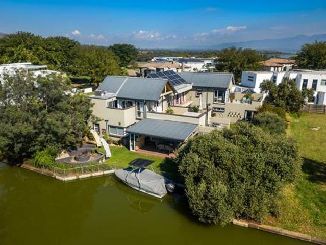 3 Bedroom House in The Islands Estate
