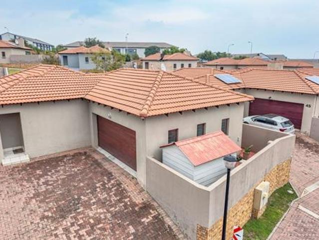 3 Bedroom House in The Reeds