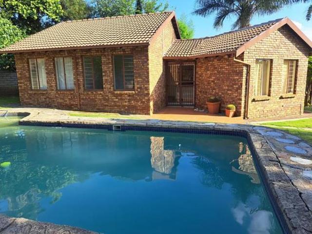 3 Bedroom House in The Reeds