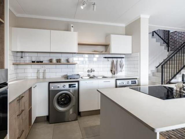 3 Bedroom House in Theresapark