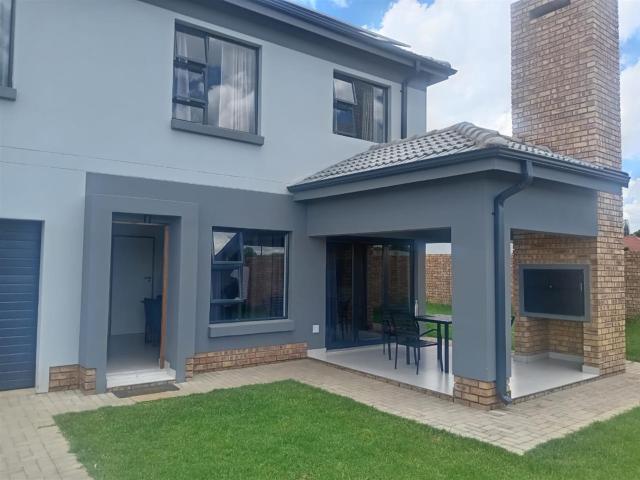 3 Bedroom House in Theresapark