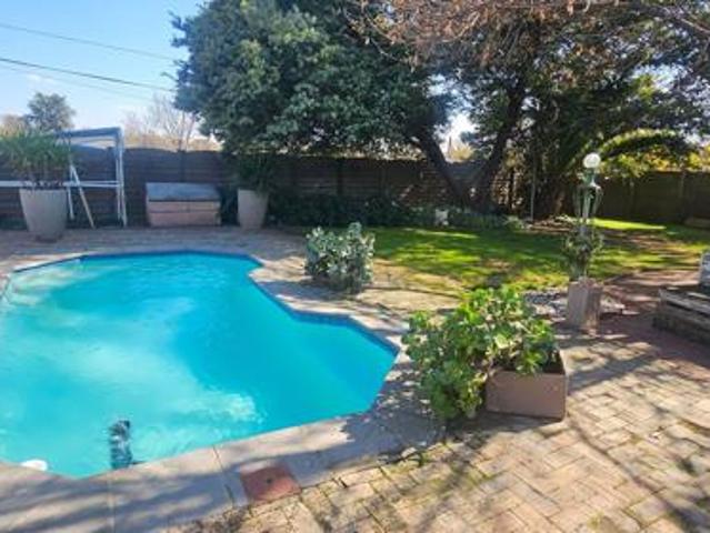 3 Bedroom House in Three Rivers North