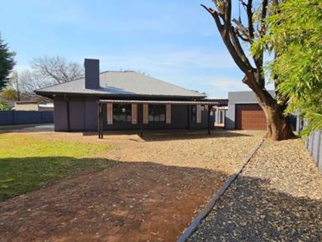 3 Bedroom House in Three Rivers North