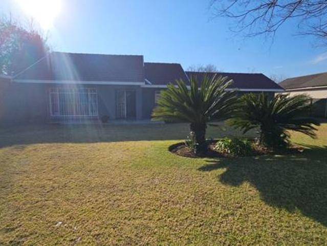 3 Bedroom House in Three Rivers North