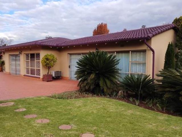 3 Bedroom House in Three Rivers East