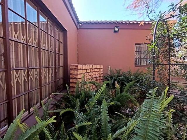 3 Bedroom House in Three Rivers East