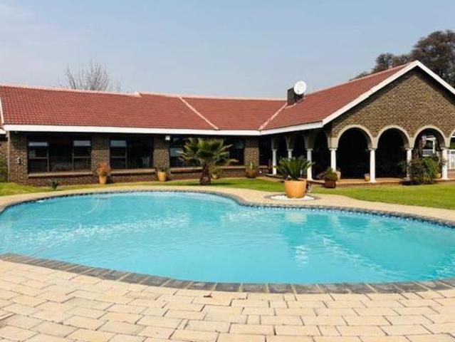 3 Bedroom House in Three Rivers East