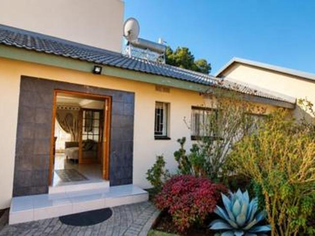 3 Bedroom House in Three Rivers East