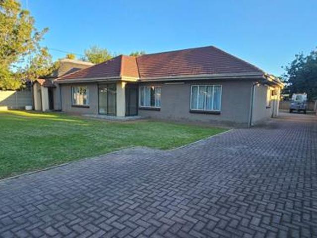 3 Bedroom House in Three Rivers