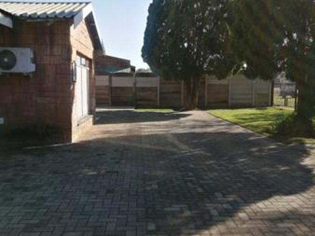 3 Bedroom House in Three Rivers