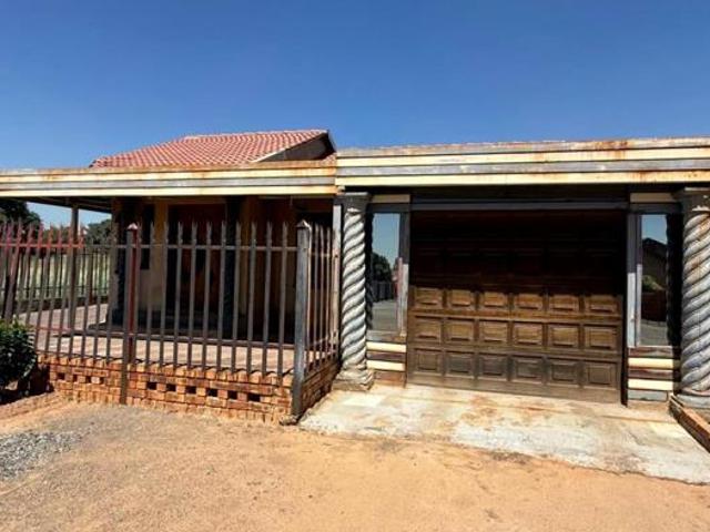 3 Bedroom House in Tlhabane West