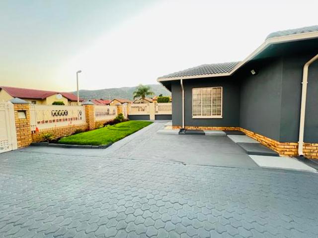 3 Bedroom House in Tlhabane West