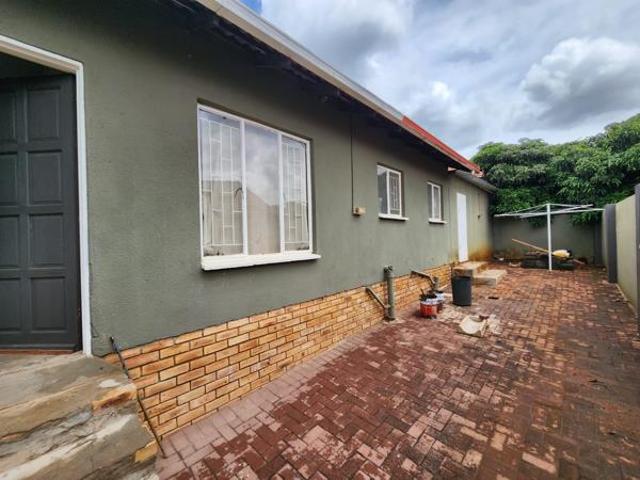 3 Bedroom House in Tlhabane West