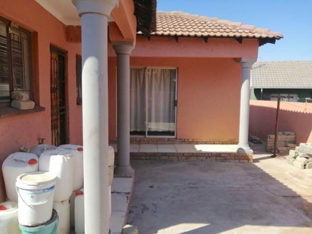 3 Bedroom House in Tlhabane West