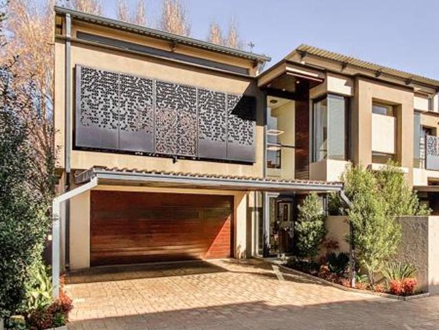3 Bedroom House in Tuscany Ridge
