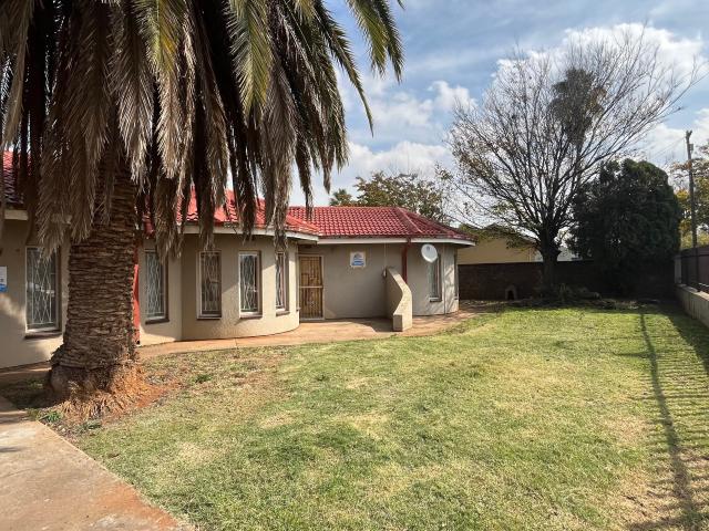 3 Bedroom House in Unitas Park