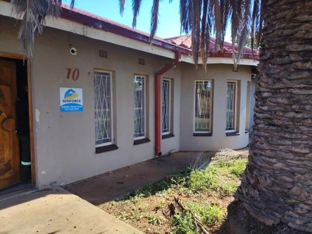 3 Bedroom House in Unitas Park