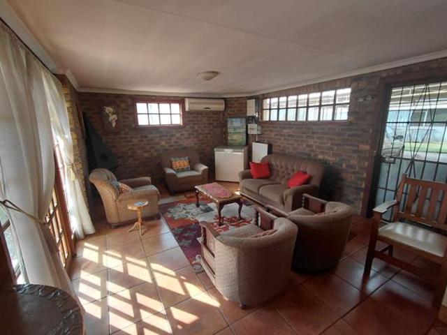 3 Bedroom House in Unitas Park