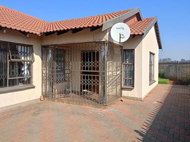 3 Bedroom House in Unitas Park