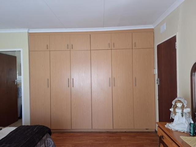 3 Bedroom House in Universitas