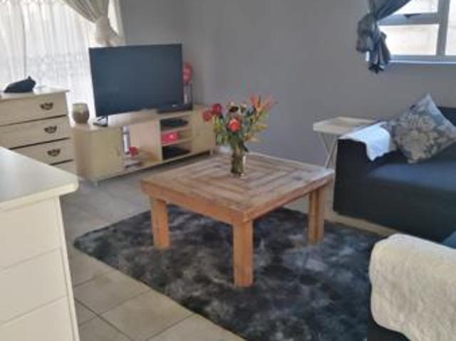 3 Bedroom House in Uitenhage Central