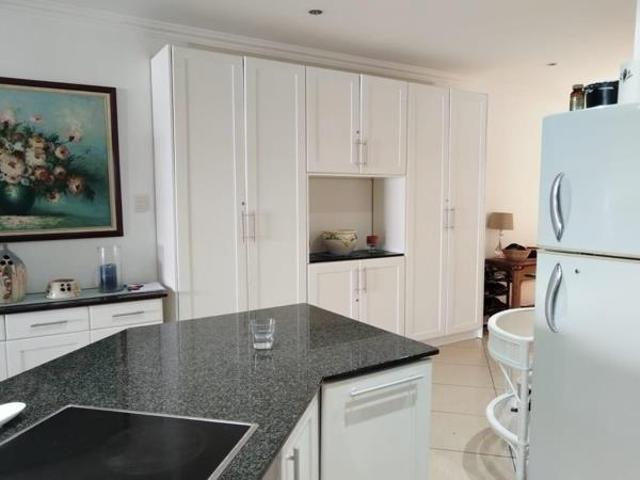 3 Bedroom Apartment in Uvongo Beach