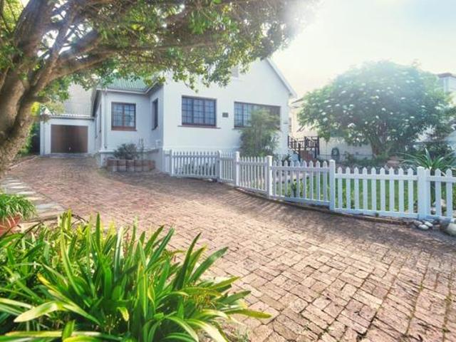 3 Bedroom House in Voelklip