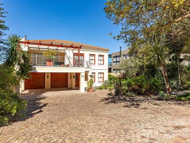 3 Bedroom House in Voelklip