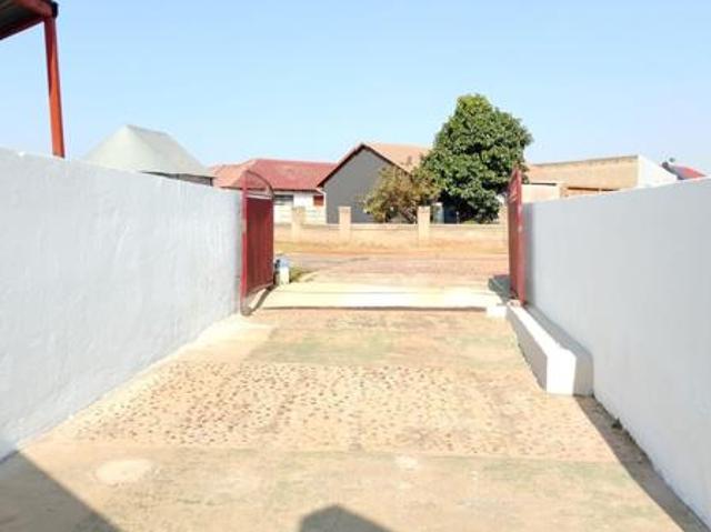 3 Bedroom House in Vosloorus