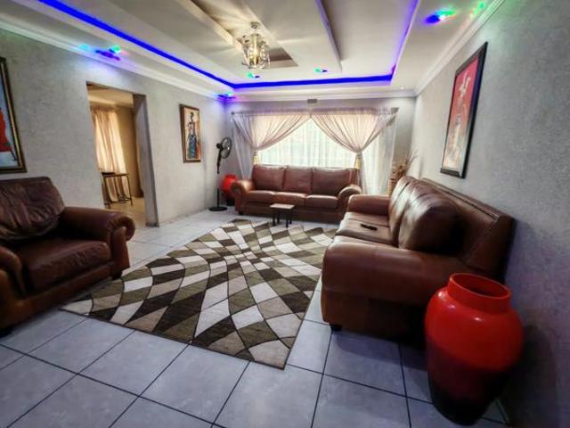 3 Bedroom House in Vaalpark
