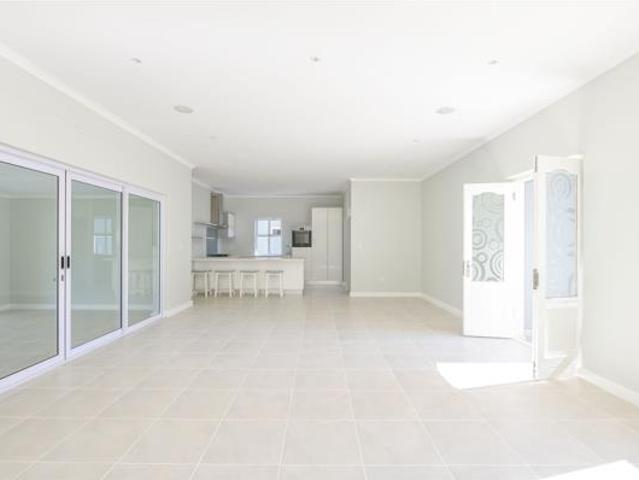 3 Bedroom House in Val de Vie Estate