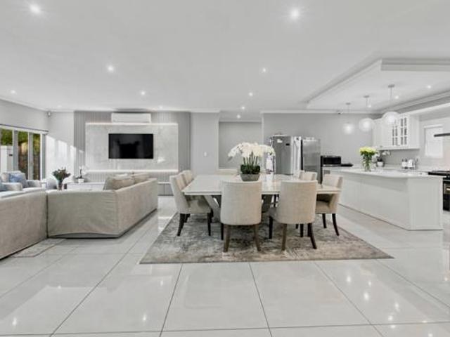 3 Bedroom House in Val de Vie Estate