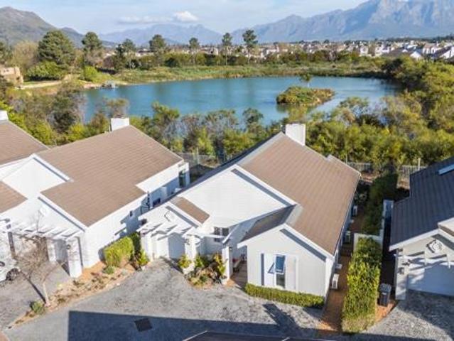 3 Bedroom House in Val de Vie Estate