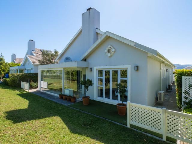 3 Bedroom House in Val de Vie Estate