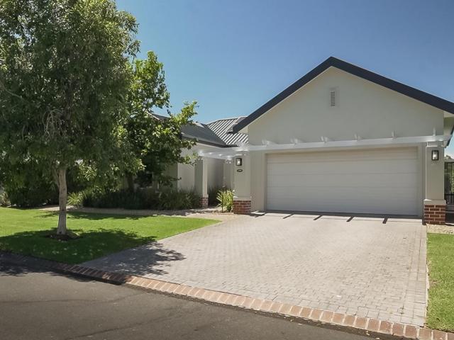 3 Bedroom House in Val de Vie Estate