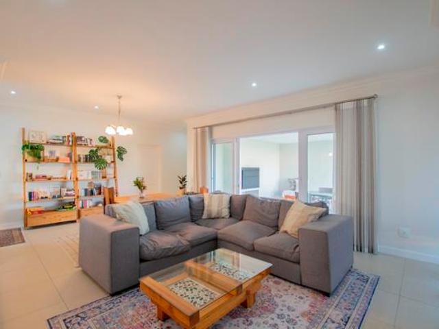3 Bedroom House in Val de Vie Estate