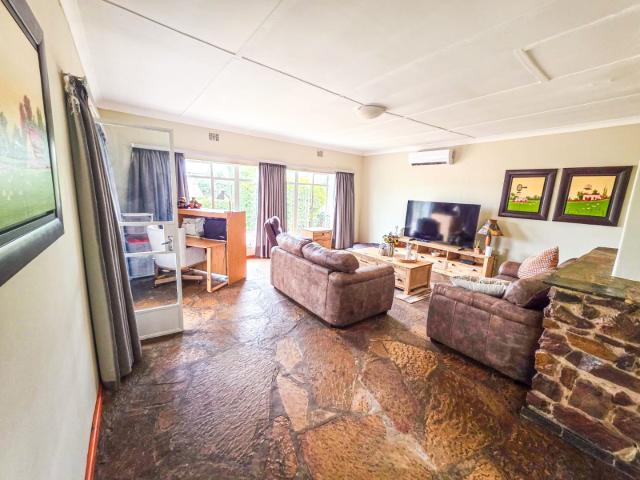 3 Bedroom House in Valhalla