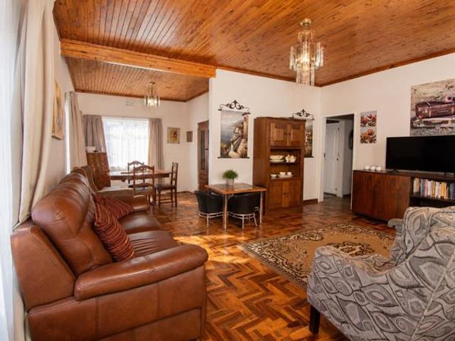 3 Bedroom House in Valhalla