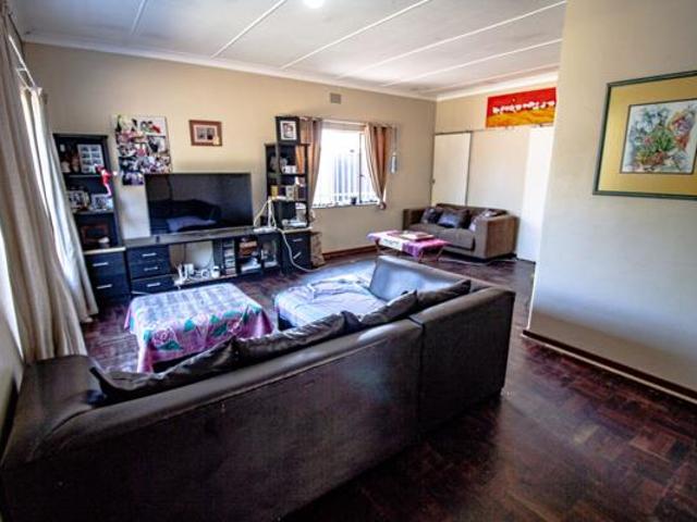 3 Bedroom House in Valhalla