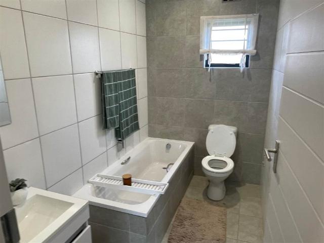 3 Bedroom House in Valhalla