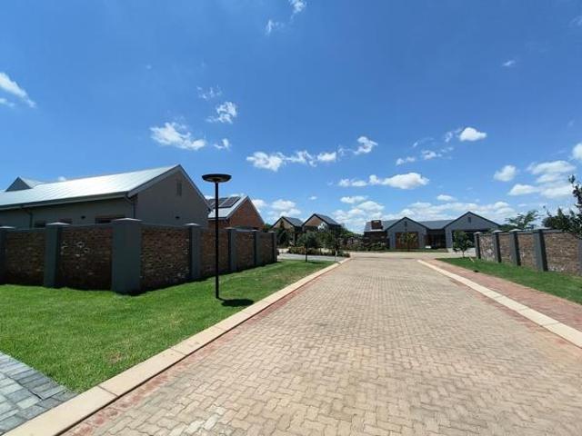 3 Bedroom House in Van Der Hoff Park