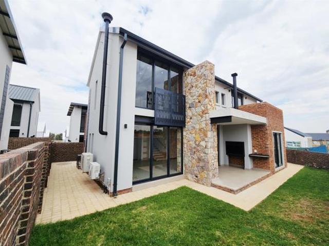 3 Bedroom House in Van Der Hoff Park