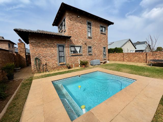 3 Bedroom House in Van Der Hoff Park
